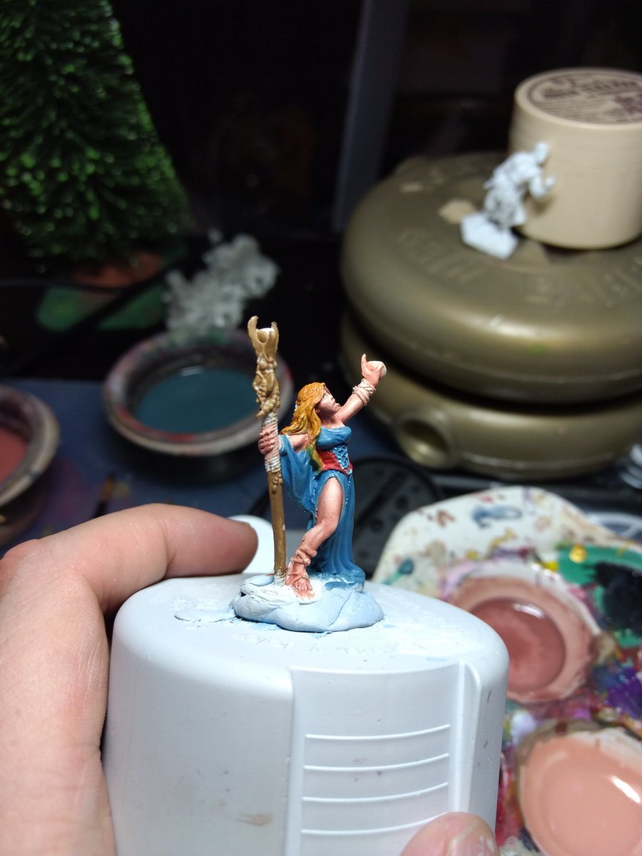 RikersIron's tweet photo. #wip from last weeks #FrostyFriday painting our to be named apprentice #wizard for #frostgrave, #miniature by @reaperminiatures
https://t.co/Qvezf25Wls
#wizards #warbands #felstad #frozencity #bonesminis #bones3 #reapermini https://t.co/C2gC2Y5IrX