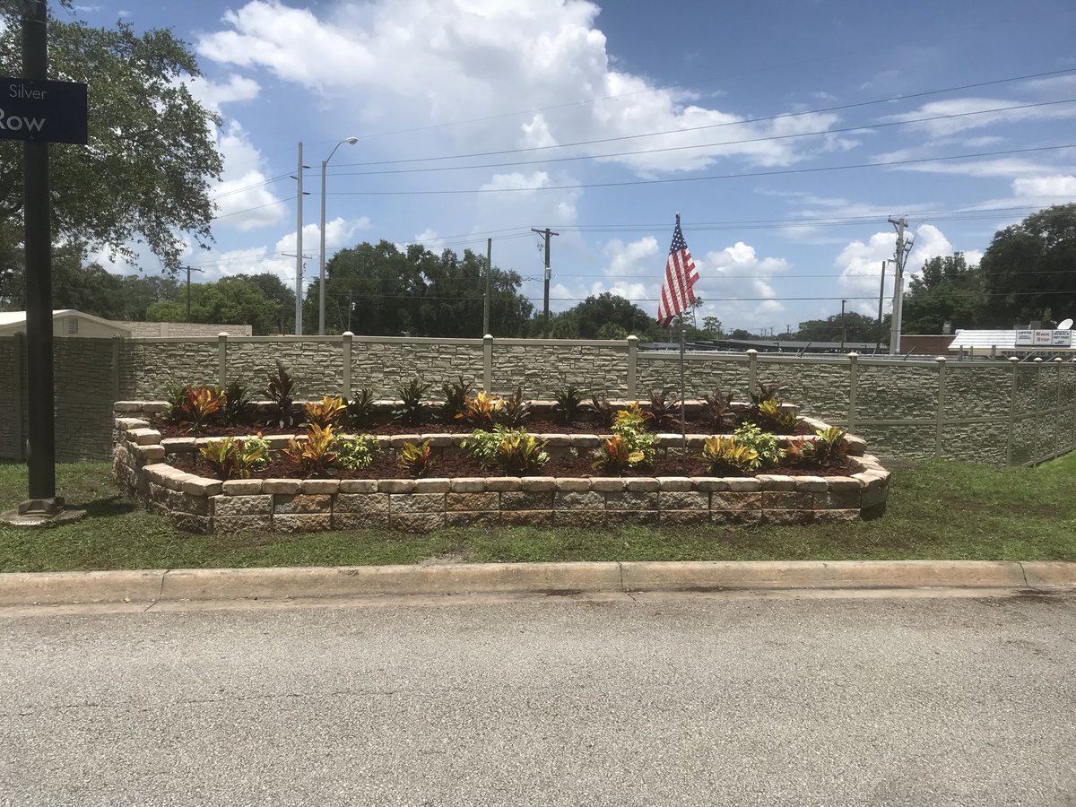thdphillips's tweet photo. Final piece to end the day. All of us coming together to help built a 2 tier plant bed.  Look really good, awesome job everyone. #VA https://t.co/miPO9lapch