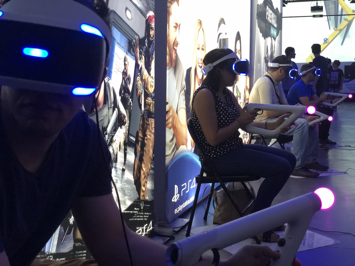 PSPlusES's tweet photo. ¡El favorito de los #Plusers es #Firewall! Vamos, que ese MULTIJUGADOR ONLINE en #PSVR es una pasada 😍 Ven este sábado a #IdentityCorpPSVR GRATIS 👉 https://t.co/l7TgryYAyn https://t.co/pPTYyC9Ssa