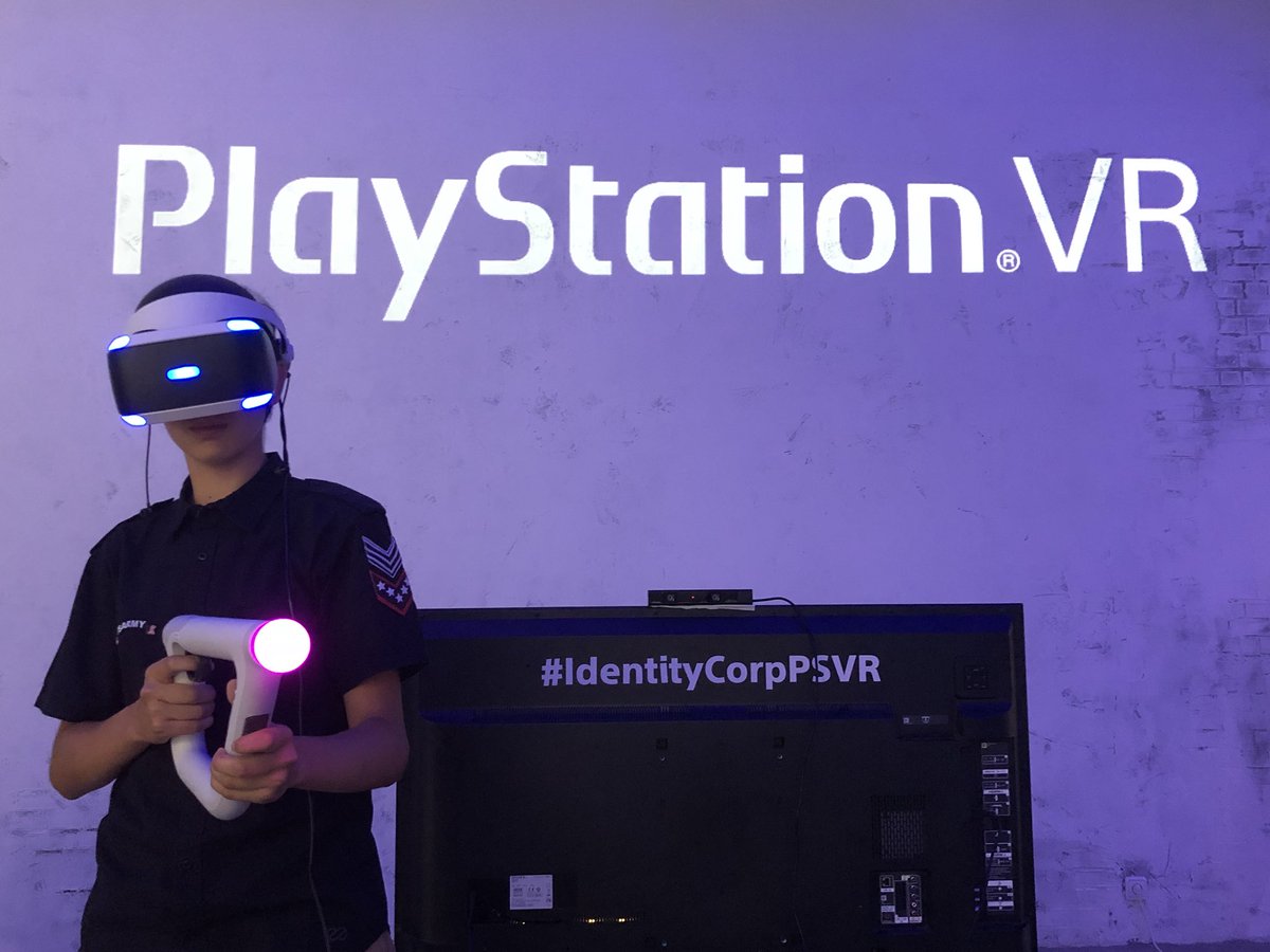 PSPlusES's tweet photo. ¡El favorito de los #Plusers es #Firewall! Vamos, que ese MULTIJUGADOR ONLINE en #PSVR es una pasada 😍 Ven este sábado a #IdentityCorpPSVR GRATIS 👉 https://t.co/l7TgryYAyn https://t.co/pPTYyC9Ssa