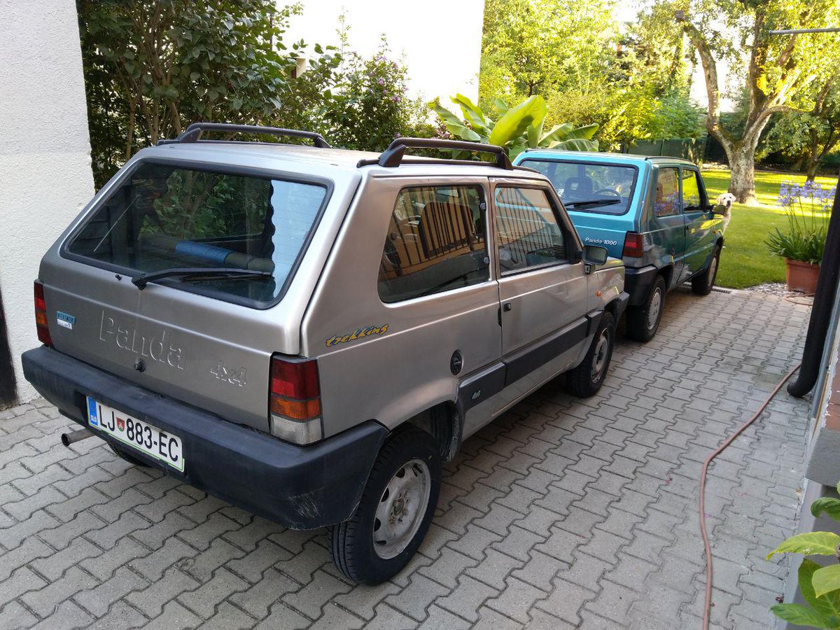 julkinen's tweet image. Six driven wheels, 100 horsepower total. #pandatrain