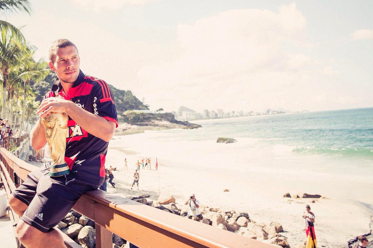 Podolski10's tweet photo. Memórias Cariocas ☀🇧🇷😍 #WorldCup #Memories #Poldi #4YearsAgo 🏆 https://t.co/MQKTJPw1lT