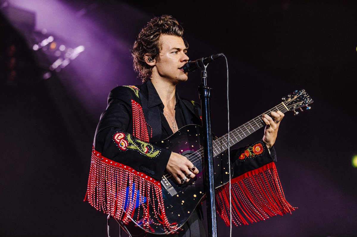 harry__lambert's tweet photo. Harry Styles World Tour 2018

Styling @harry_lambert 
Photography @helenepambrun 
Thank you to everyone that helped!!! https://t.co/A6DxWjXjWy