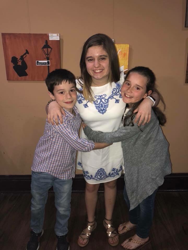 Happy birthday to these shawn mendes loving twins  love y all!!!! 