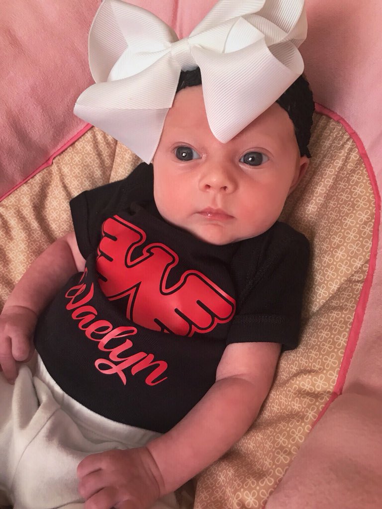 _KevinMoon's tweet photo. My little Waelyn showing love for @OfficialWaylon https://t.co/N6ZJuzknFs