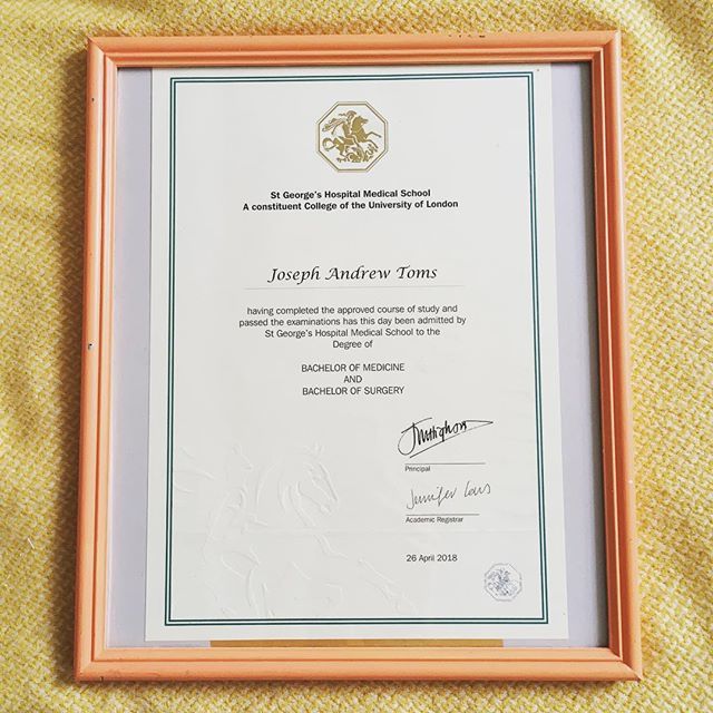 JoeWatchesFilms's tweet photo. 👨🏼‍🎓 https://t.co/iHAPF8at9e https://t.co/AmaM7LtJGT