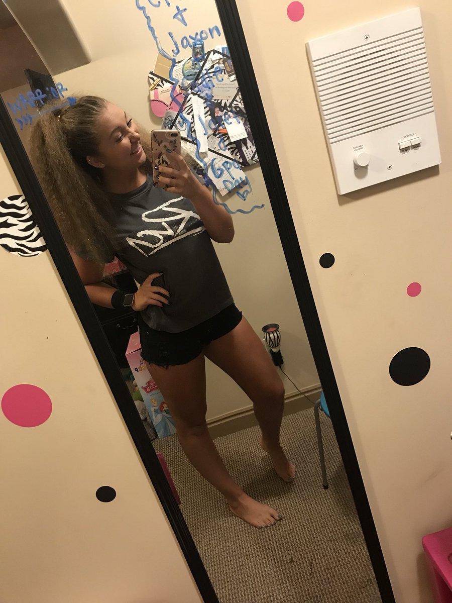 T_Money09's tweet photo. What up twit😛 https://t.co/gqDi0tg5qO