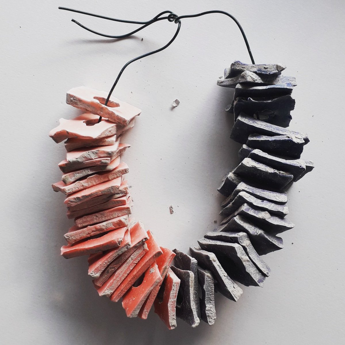 janevwalkley's tweet image. Latest tapestry weave, with jesmonite units prepped and ready for weaving over the next few days. An injection of colour from @sunnybankmills weaving shed which has wickedly vibrant graffiti. Coming to end of 3rd module @LAUmacreative #madeinyorkshire #jesmonite #tapestryweave