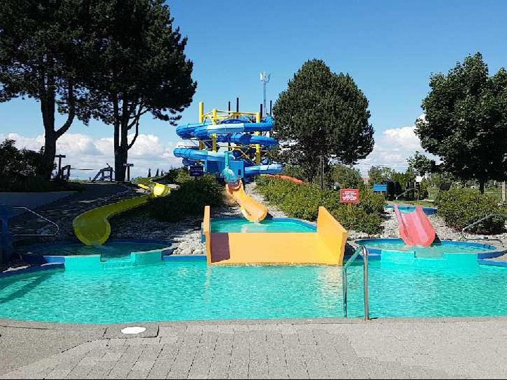 BigsplashPark's tweet photo. #SplashbackFriday to the calm before the storm! Whoβs coming out to the park this weekend? https://t.co/xv1bkMy5pO