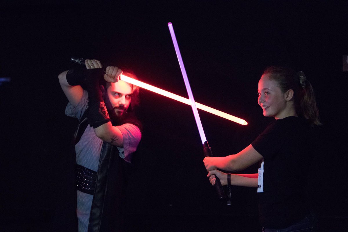 ES_HORUSET's tweet photo. Misión cumplida en @expowars ! Vol.1 #starwars #Sith https://t.co/0MP8QnlSss
