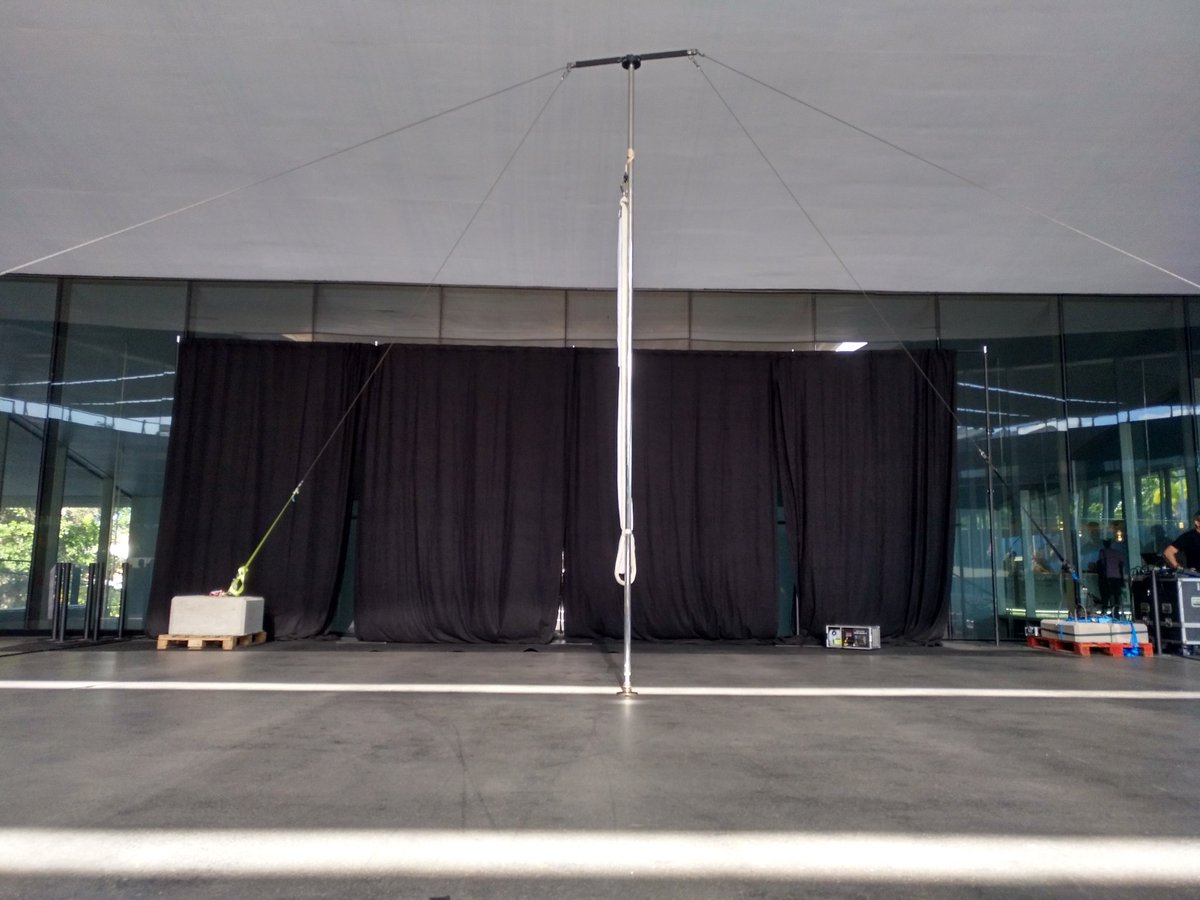 MartaCdelgadog's tweet photo. Si el cielo me da la oportunidad de nacer nuevamente quiero ser artista. En el @teatenerife esperando a #vanelunatica y su espectáculo de #poledance #Extraña .
#MAPAS2018 #enjoytenerife #enjoycanarias #disfrutatenerife #disfrutacanarias https://t.co/UbYNUXiple