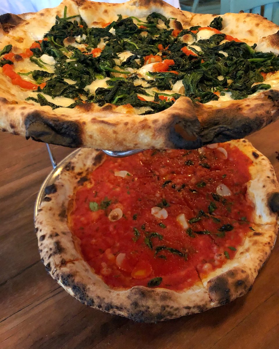 mackattackks's tweet image. Crust the process 😛🍕
.
.
•Spinach Pizza: baby spinach 🌱, oven roasted tomato 🍅, pine nuts, and mozzarella 🧀 
Margarita Pizza: san marzano tomato 🍅 , buffalo mozzarella 🧀 , and basil 🌿• @pizzeria_stella 
#pizza #pizzatime #philly #philadelphia #phillyfood #mackattackkss