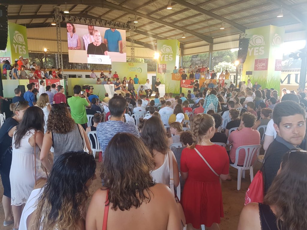JSE_ORG's tweet photo. ¡Un gran #YESSummerCamp2018 que ya toca a su fin! Empezamos la ceremonia de clausura junto a cientos de jóvenes de toda Europa. https://t.co/0YgBHAefl0
