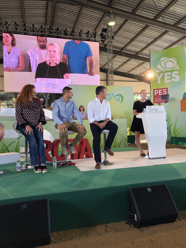 JSE_ORG's tweet photo. ¡Un gran #YESSummerCamp2018 que ya toca a su fin! Empezamos la ceremonia de clausura junto a cientos de jóvenes de toda Europa. https://t.co/0YgBHAefl0
