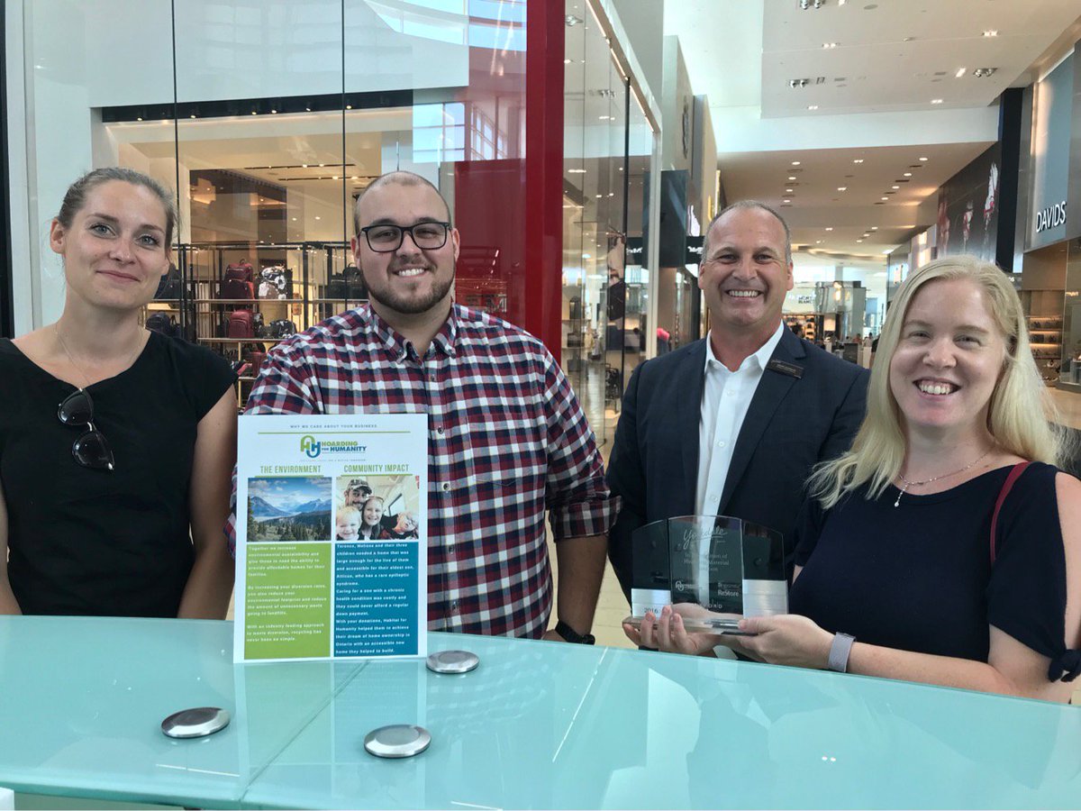 hoard4humanity's tweet photo. Tereza and Amanda got into the #FridayFeeling on this #FridayThe13th by bringing awards and a delicious brunch from @illycaffe to the incredible staff @YorkdaleStyle! https://t.co/4KDVQ8FlLY