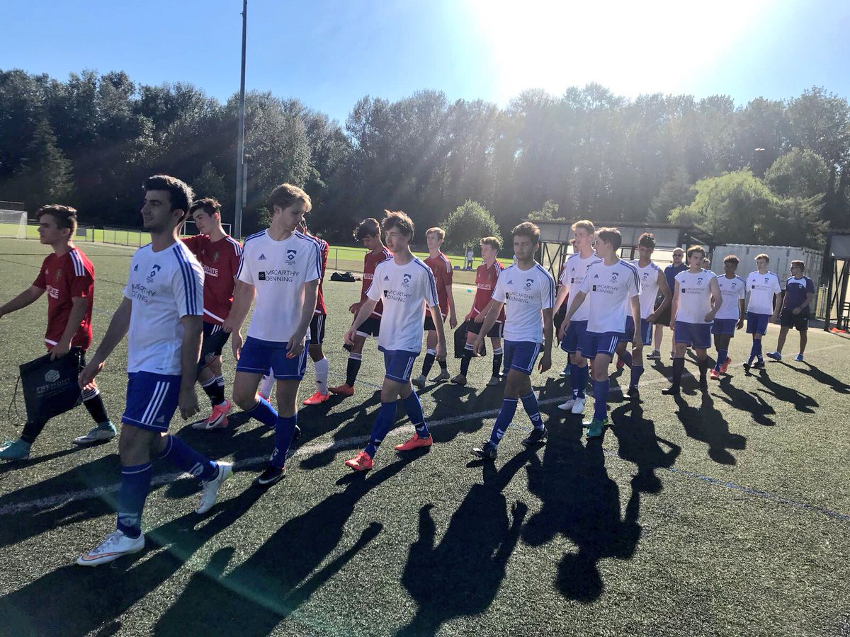 LatymerSport's tweet photo. #LUSTOUR2018 With 5 training sessions and 2 matches for each team in just 5 days, the boys have a well earned rest day today. Time to explore Vancouver before their final set of matches tomorrow! https://t.co/8Bkc3R4LZK