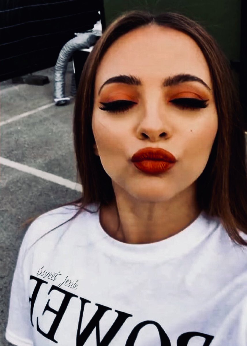 jerriethforever's tweet photo. Miiiinne❤️🧡💛💚💙💜 @LittleMix #SummerHitsTour https://t.co/0F8YOtfFa3