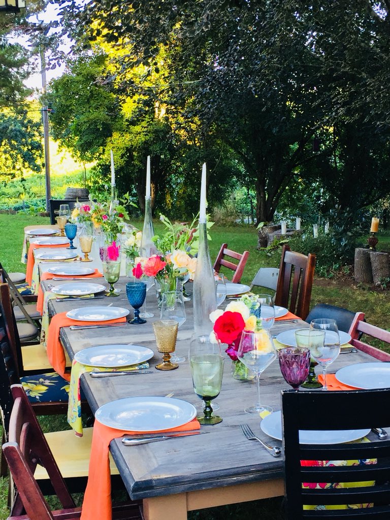 ZiggyTheWineGal's tweet photo. @amylieberfarb @SonomaChat GraZie Mille! @amylieberfarb ~ I #Love hosting fun Gatherings my own way, #ZigStyle here’s a pic from last night when my neighbors came over. #cheers from #ZigTown https://t.co/SmwqFlu3If