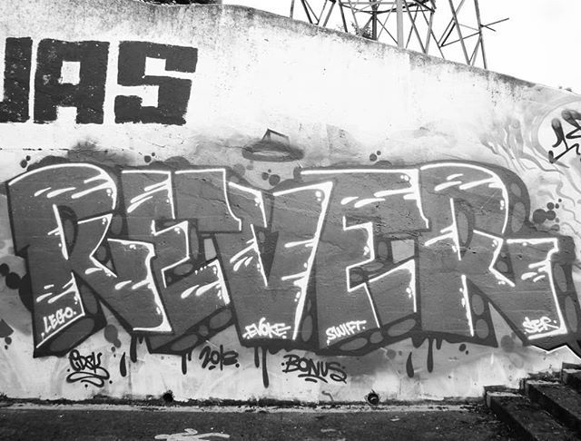 New_Eire's tweet photo. #graffiti #neweire #ireland #irishgraffiti #irishgraff https://t.co/RKpSITRzC6