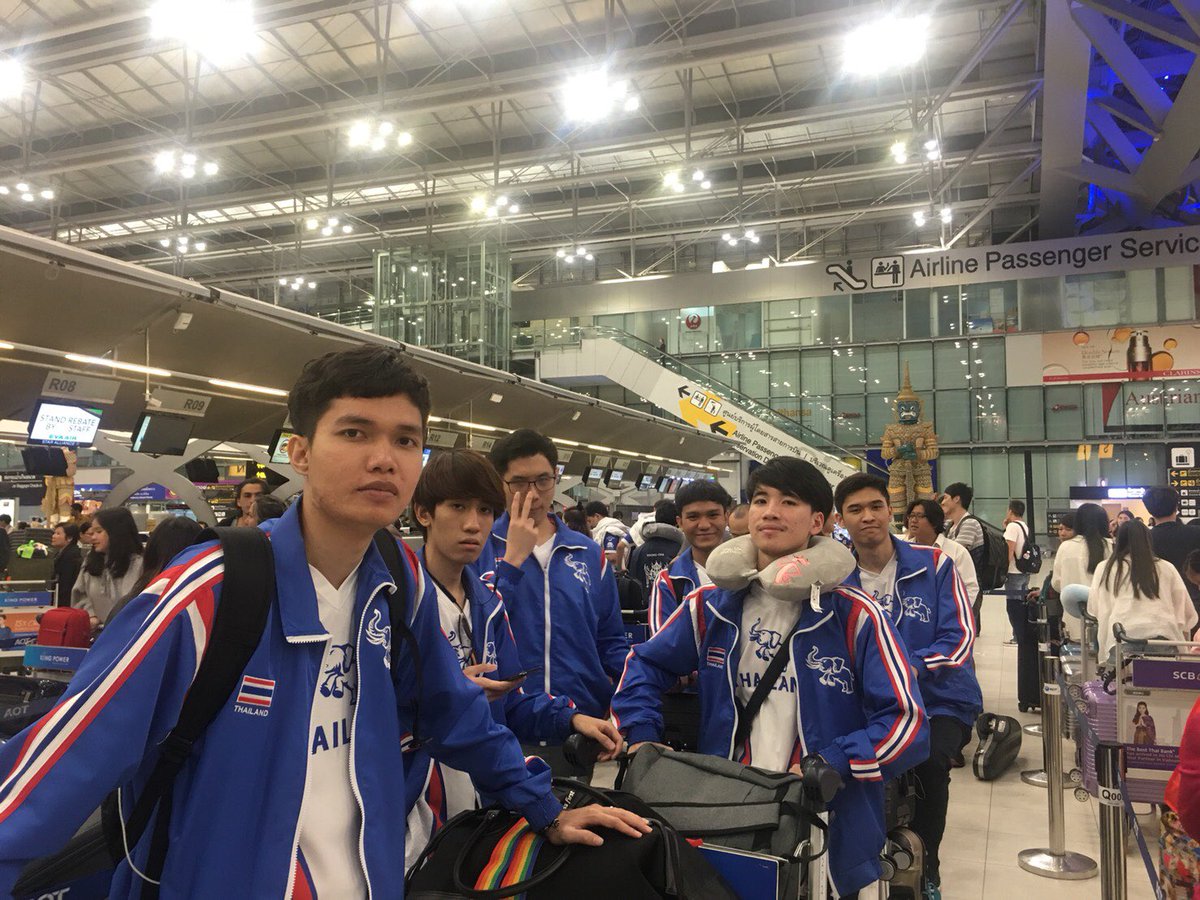Mintmon7's tweet photo. Salmon team บินแล้วนะเด้อทุกคนน sefe fight na ka salmon team ❤
#ThailandWildCard #Drewy #Romeo #กิตงาย #DebutRov https://t.co/fVMKdvm49e