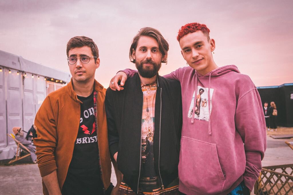 yearsandyears's tweet photo. Lucky Number three !! thank you everybody who’s been listening to the album ✨ thank you to all our long time fans and all our new Palo Santo babies 💕🌱😊 we are so happy 🎊✨ https://t.co/buX3kENJRx
