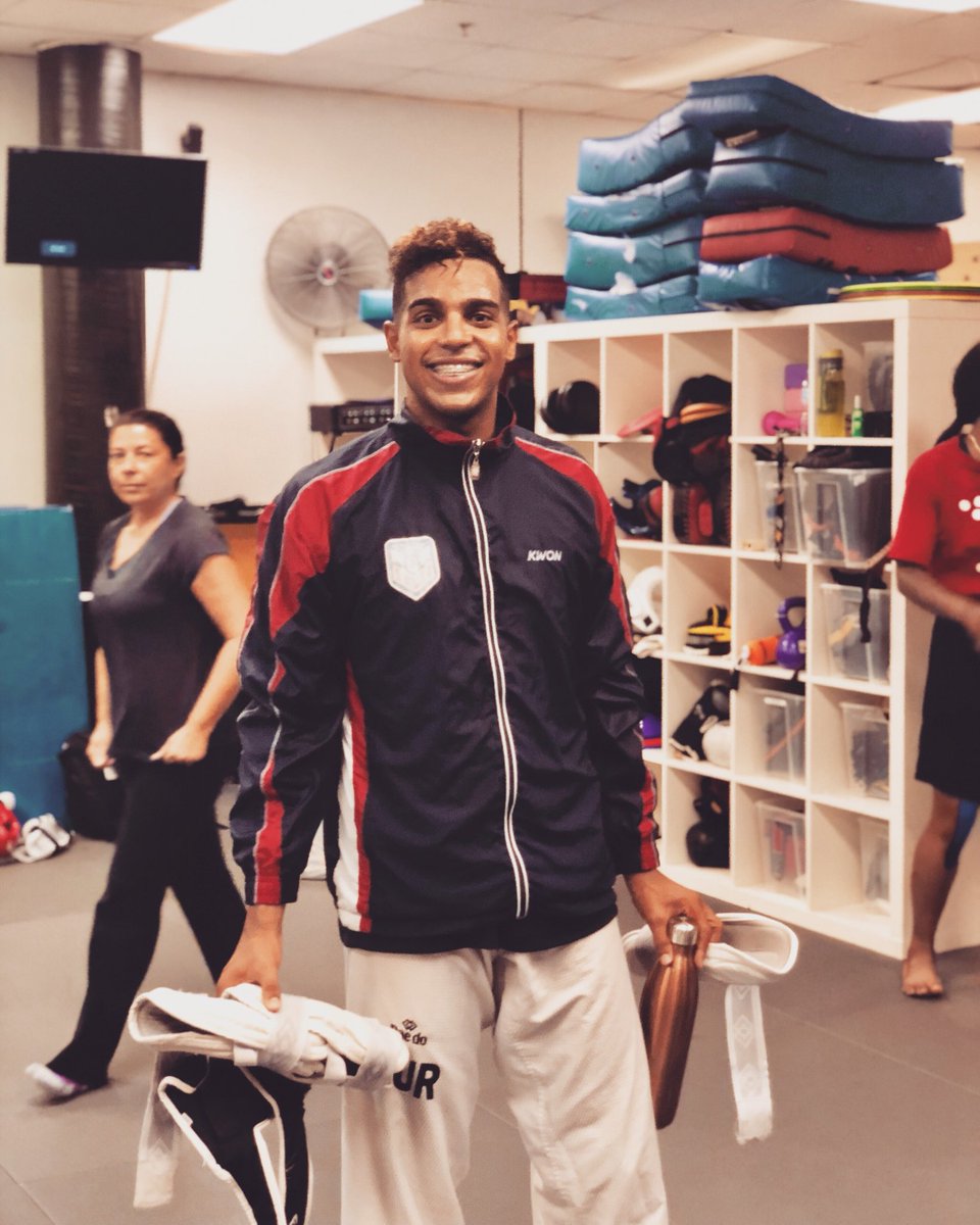 elvisbarbosa66's tweet photo. Siempre habrá espacio para todo en la vida, disfruta, divierte y vive tu mejor momento.😄
•Todo pasa por un propósito•
Lo mejor esta por venir👊💯🏆
#Taekwondo #baq18🇨🇴 #equipopur🔝 #purlosnuestros 🇵🇷 https://t.co/6OxfIDwn5h