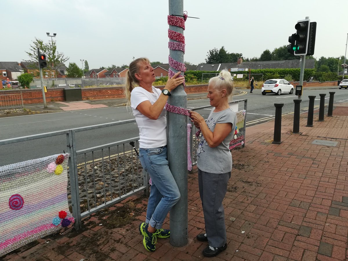 HowfenYarnBomb's tweet photo. Fine line between #poledancing and #yarnbombing apparently! 😂😁😀 https://t.co/x4fmo55aF1