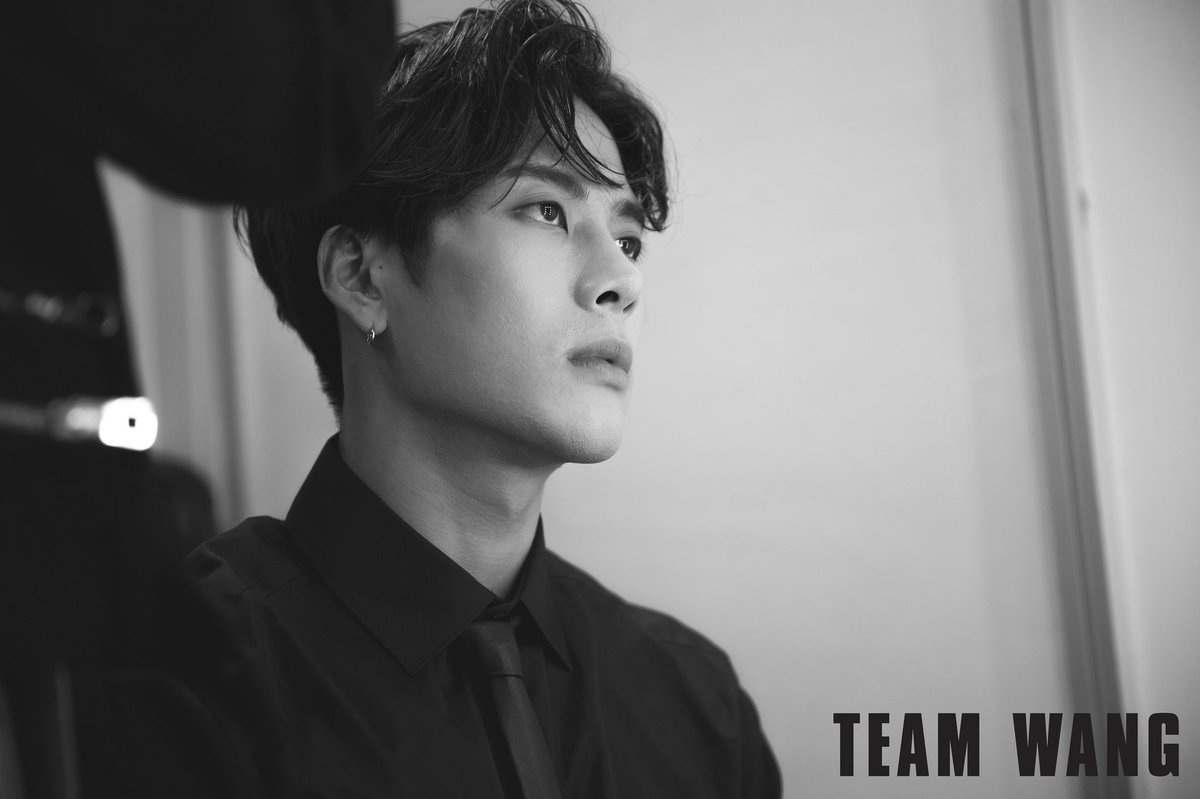 wangsarchive's tweet photo. thank fucking god for team wang https://t.co/by2rryuFSN