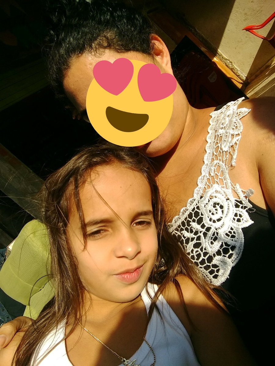 soueuKaarol's tweet photo. ' Meu amor todinho essa abusada #MinhaLolo ❤️❤️😍 https://t.co/vO5lvaV3C2