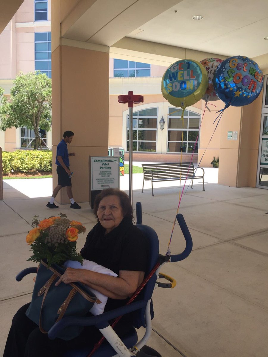 carmenchz's tweet photo. Fotos que te llenan el corazón ❤️ #outofthehospital https://t.co/mTlJqY04sc