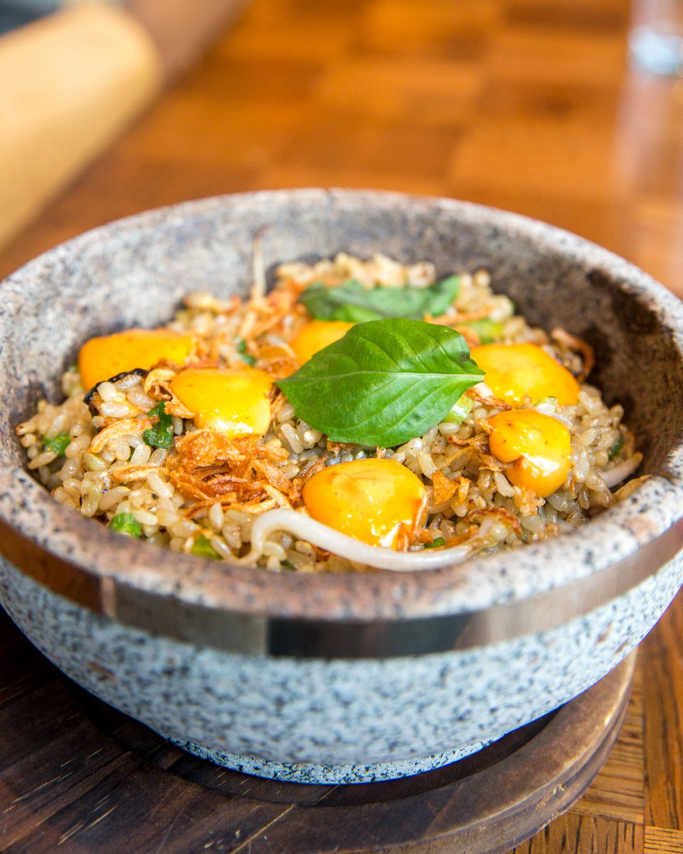riceandgold's tweet photo. One of our favorite new summer eats is this charred pineapple and vegetable fried brown rice topped with basil and smoked chili aioli https://t.co/isd9gEvB2K