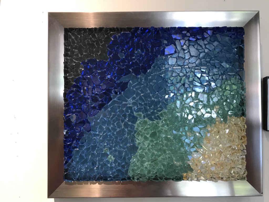 mmhohenstein's tweet photo. Glass art #artwork #artistsontwitter #lostpinesartcenter #glassart #bastrop https://t.co/qgFpQpSTPa