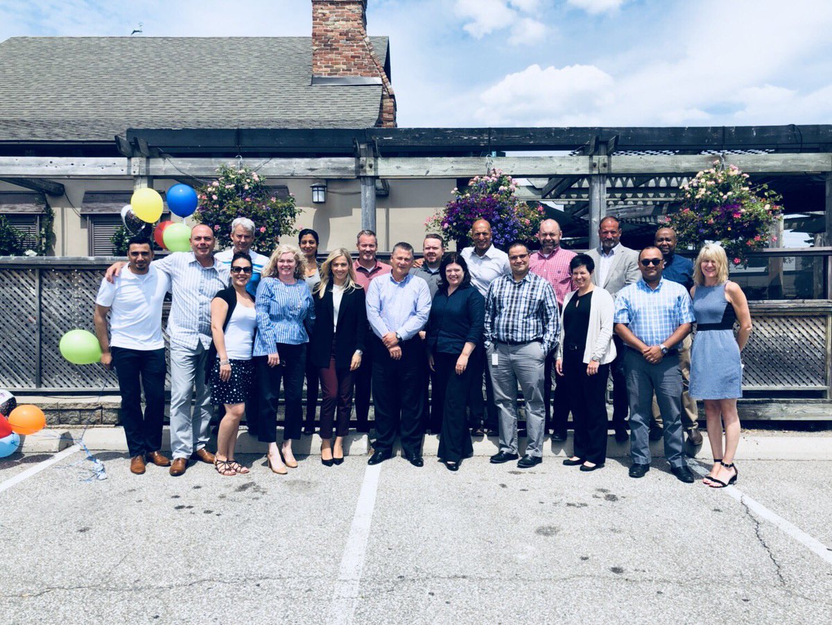 ZeeSoofi42's tweet photo. Happy Retirement to our one and only Mr. Tom Bowman!  Thank you for being a pillar for the Territory and the Company!  @ScarlettKamy @BestBuyCanada https://t.co/PXhWgNbZqH