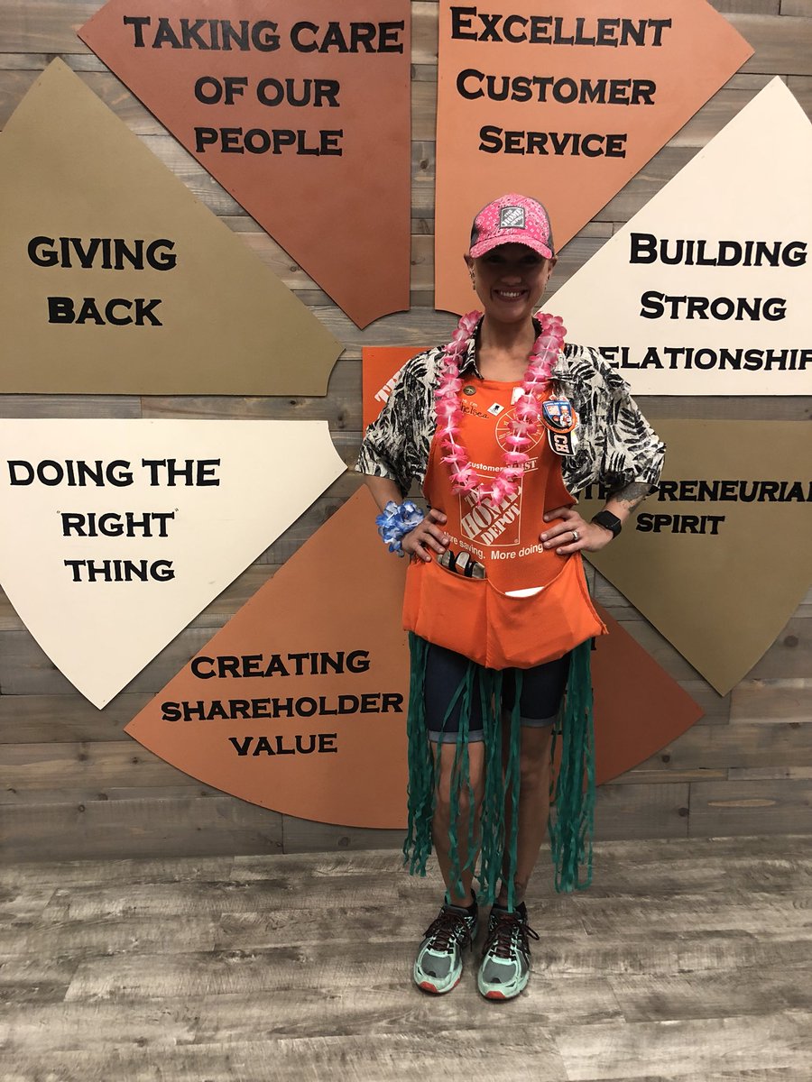 Jer29115's tweet photo. Hawaiian day at work! @HomeDepotWest @AsalazarHD2010 @Katiemschroed @ https://t.co/Y7SqzjeAcj