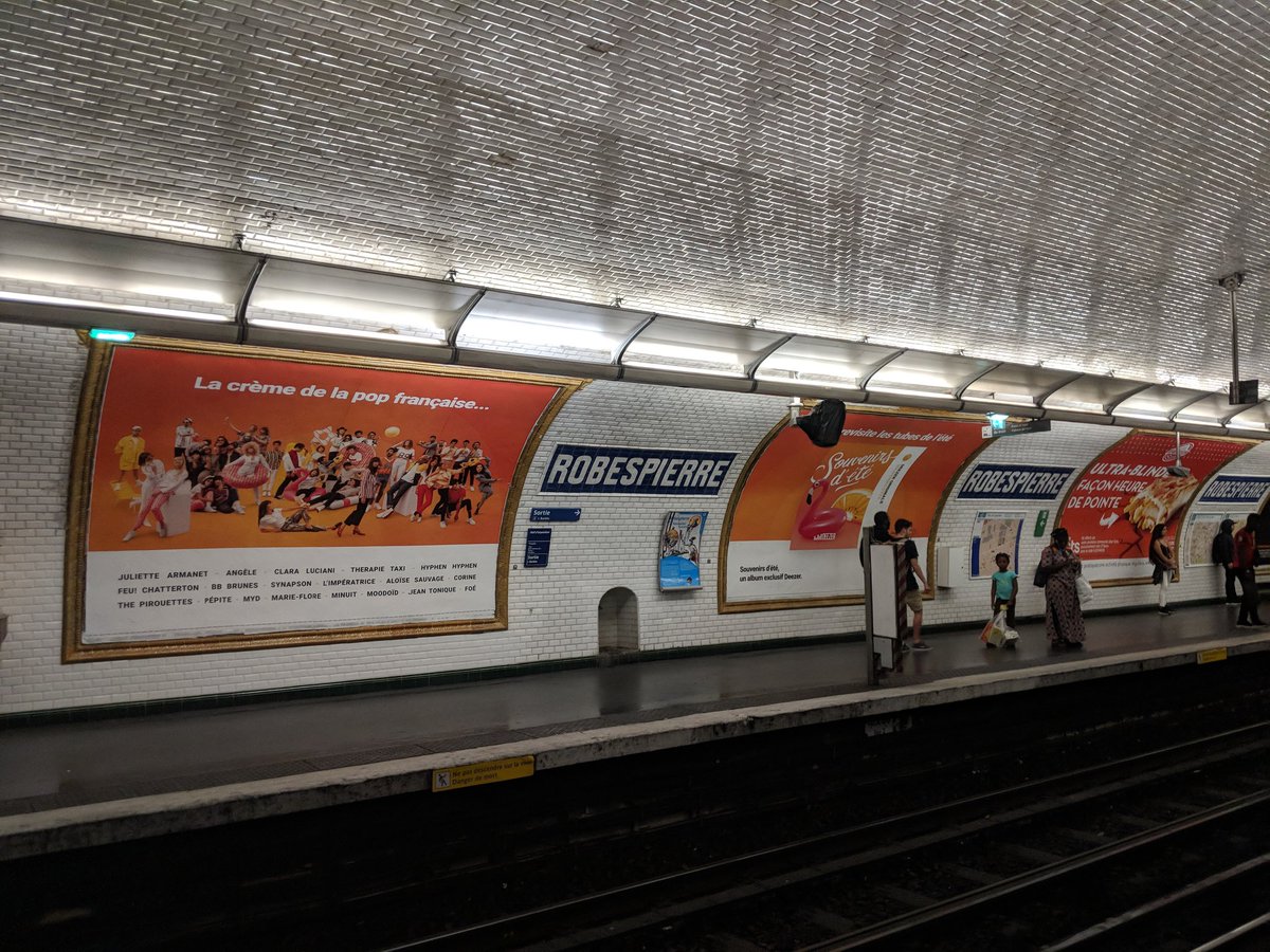 L'orange est à la mode en cette saison estivale.