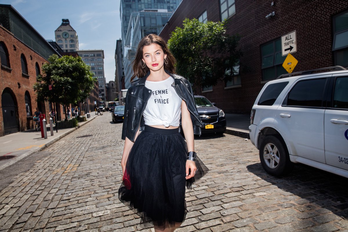 FarashaStyle's tweet photo. Farasha’s Femme and Fierce #fashionactivism capsule collection takes on NYC! 💥

Shop the collection at  https://t.co/KwF84mmDXX

#farashastyle.com #farashastyle #farashanista #fashionactivism #femmeandfierce #nycfashion #empoweringwomen #emergingdesigner
#nycstyle https://t.co/NGYJtunNrX