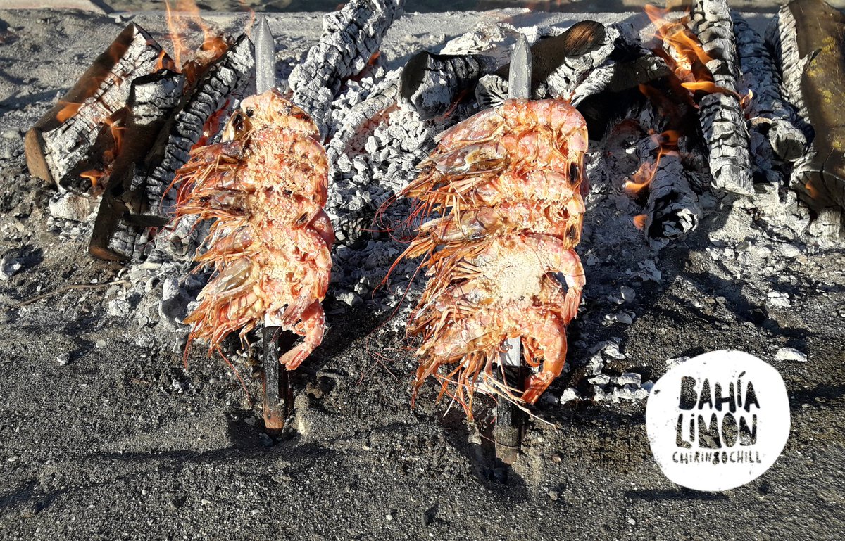 BahiaLimon's tweet photo. Fish on the spit is @BahiaLimon 
Sardines, prawns, octopus legs, octopus, sea bass, squid...
#beach #spit #seafood #torreguadiaro #Sotogrande https://t.co/VPhcr3a5sM
