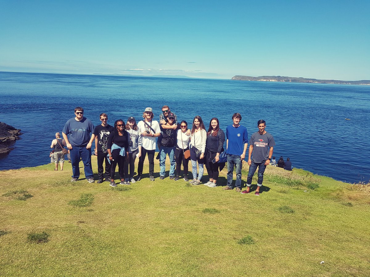 tickledpink47's tweet photo. UU Summer School Students at the last stop of the day... Carrick-a-rede rope bridge. We all crossed it! Great day ๐ #scarybutfun #gorgeousweather @UlsterUni @cabriniuniv @TexasTech https://t.co/qzZaFY8g1x