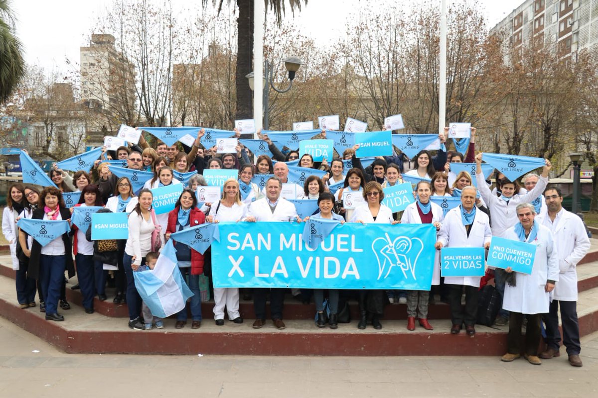 dlTorrePablo's tweet photo. Los trabajadores de la Salud de San Miguel decimos: #SiALasDosVidas. https://t.co/6PYXnuzU8n