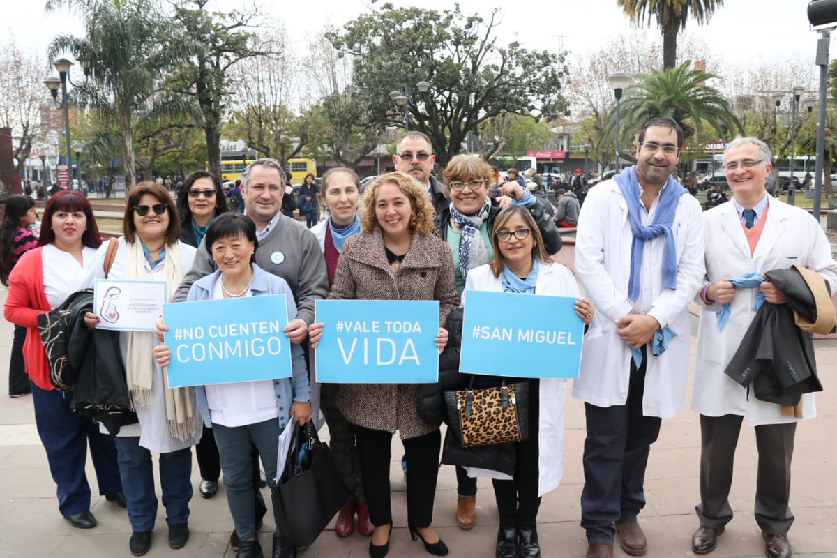 dlTorrePablo's tweet photo. Los trabajadores de la Salud de San Miguel decimos: #SiALasDosVidas. https://t.co/6PYXnuzU8n