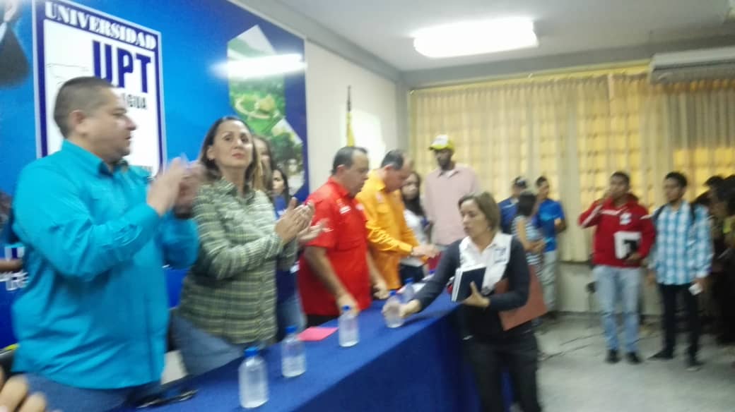 infojajo's tweet photo. Abordando todos los ámbitos la revolución está fortaleciendo la tecnología, la economía y LA EDUCACIÓN #UniversidadPopularYProductiva. @Mariana4x4. @RevEnDigital. @hugbelpsuv https://t.co/EiW3cym8TS