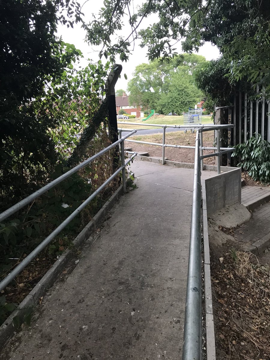 StratfordCops's tweet image. SNT are our on patrol this evening around the #JustinsAvenue and around the back of @Tesco this evening deterring any ASB or drug issues. #communitypriorities #StratforduponAvon