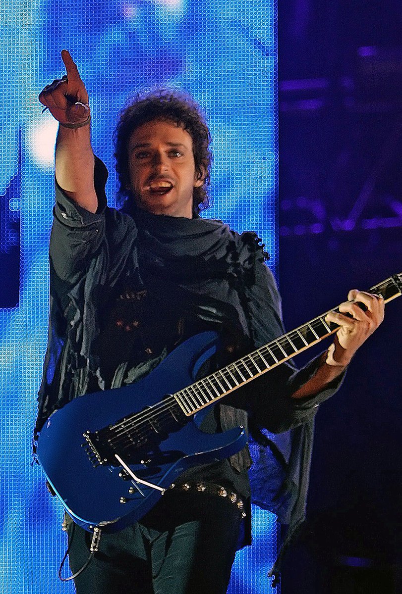eluniversocom's tweet photo. Vida de Gustavo Cerati será contada en documental. ► https://t.co/T91Eai0rjZ https://t.co/tlEC3TLPfO