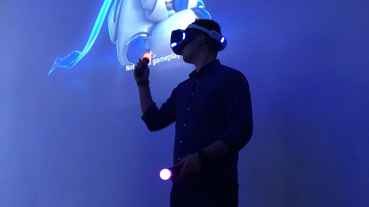 PlayStationES's tweet photo. ¡Más identidades, más JUEGAZOS de #PSVR! #TetrisEffect, #BeatSaber, #DarkEclipse y #AnyonesDiary de @PSTalents 😍 Pruébalos gratis mañana en #IdentityCorpPSVR 😎🎮 Inscríbete aquí 👉 https://t.co/YCR53ZfMjm https://t.co/DECy0KR1r6