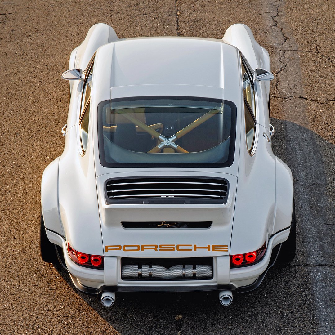 carrera4it's tweet photo. New @singervehicles #dlsprototype ❤😍 @19Edg91 @11_Porsche @PorscheSauce @Porsche911UK @Tato1979 @fokkerdude @DP_Grouch @BCJr @CarSnapped @LienhardRacing @FAFBulldog @LeahRebeccaUK @simonshieldcars @Bertieschip https://t.co/CYpBv6vcsK