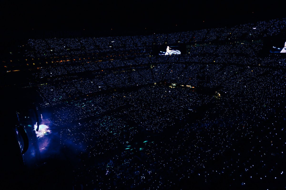 MetLifeStadium's tweet photo. Swifties, we’ve missed you❤️ 

Can’t wait to light up some summer nights with you in one week for the #reputationStadiumTour ✨

🎫: https://t.co/1pm5JOvJ29 https://t.co/dwnIS4Cplo