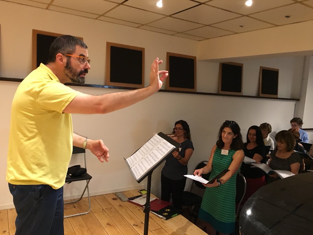 HeikeKeilhofer's tweet photo. Pell de gallina @tempusmusici @BCN_LesCorts #VoiceRodenkirchen Quin assaig!!! Gänsehaut bei der Generalprobe Why we sing! #Cantamos @koelnbarna https://t.co/mRcuLJ9MZi