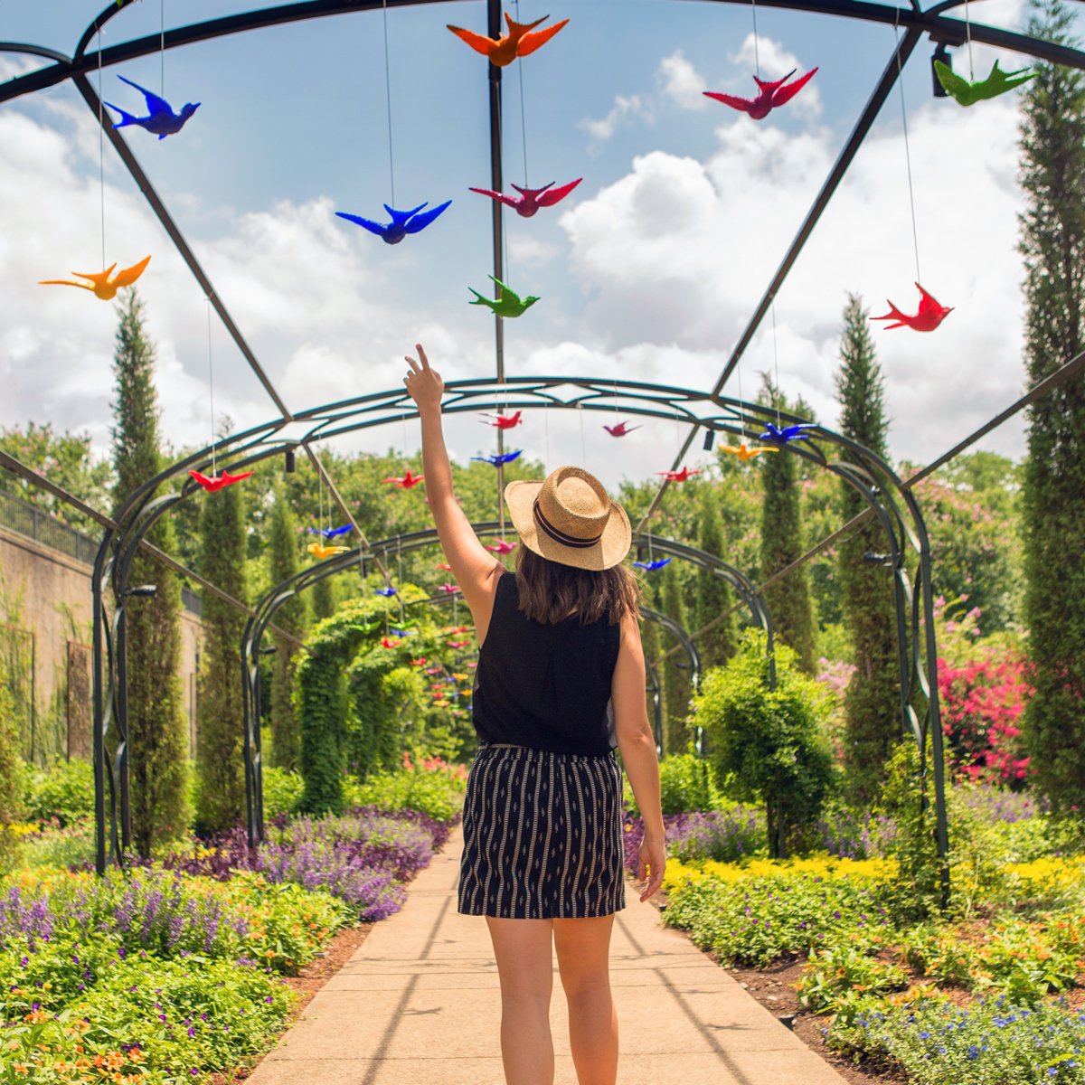 The Cracking Art exhibit at <a href="/Cheekwood/">Cheekwood</a> is one of those colorful, surreal displays that remind us just how much imagination this city celebrates. On display until September 2.
#BodeNashville #Bode #Nashville #Nashvilletn #Cheekwood #NashvilleArt #CrackingArt