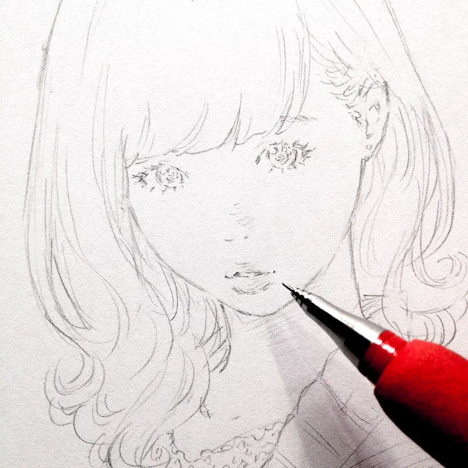 目と同じくらい時間かけて描く唇。 