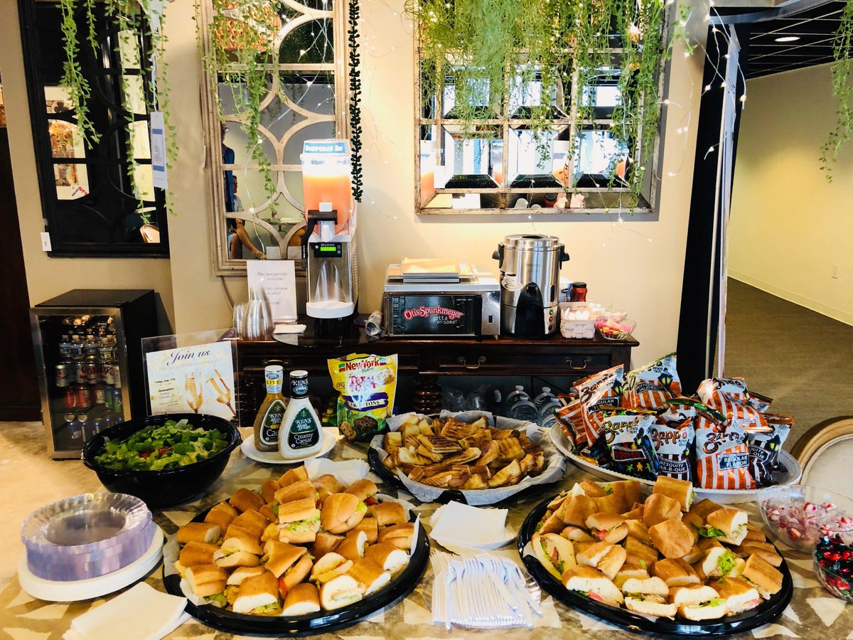 ABHomeInc's tweet image. #Shoplocal this weekend to support small businesses!  We'd like to thank #Atlanta local cafe @foodshoppeatl for providing us with delicious lunches throughout the week.  
Stop by our showroom between 4-6pm for our 25th Anniversary Party! 🎉 AmericasMart Bldg 1, Floor 11, B3!